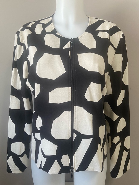 Joseph Ribkoff Jackets & Blazers - Joseph Ribkoff Black and White Geometric Zip Jacket